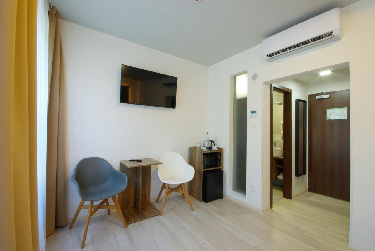 Adeba Hotel ปราก ภายนอก รูปภาพ